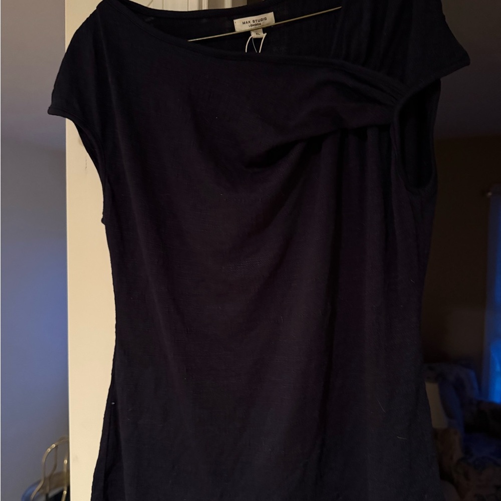 Max Studio Black Short Cap Sleeve Top